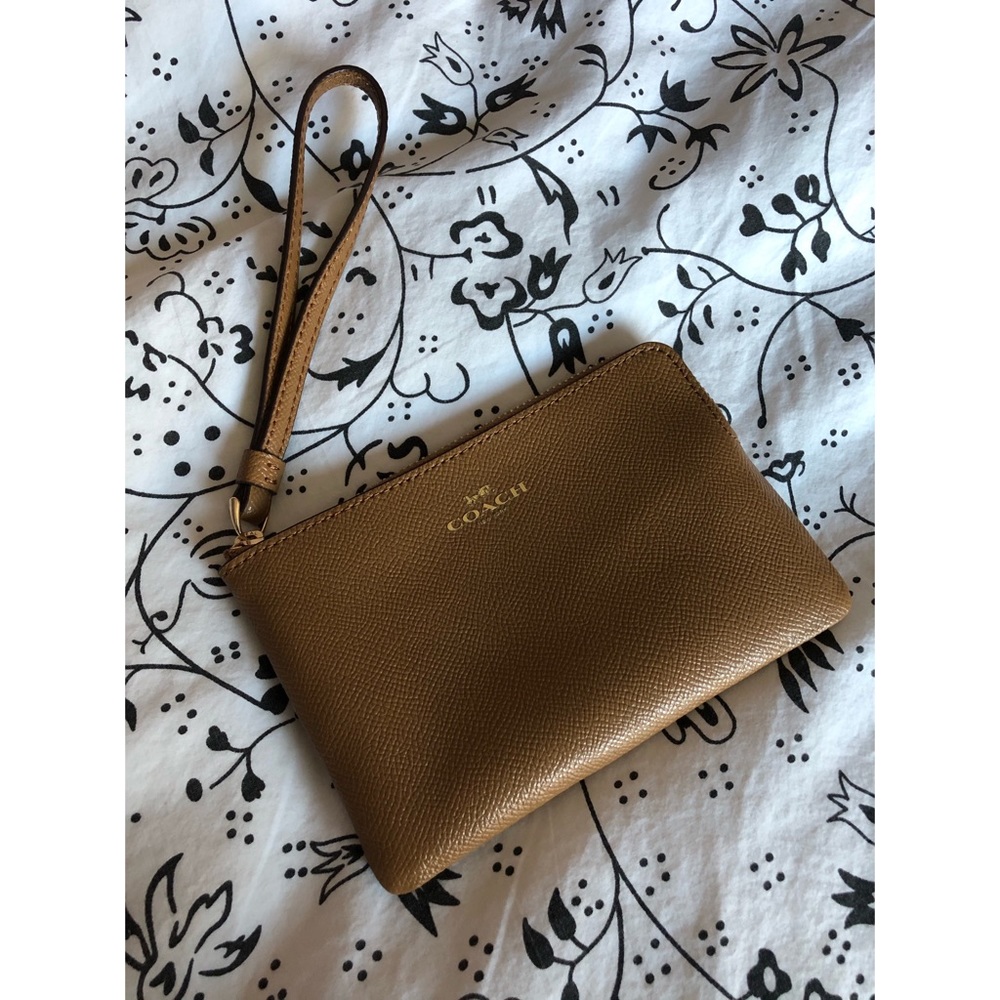 COACH Tan Leather Corner Zip Wristlet